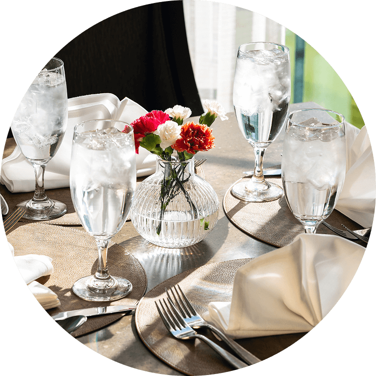 Fine-dining table